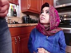 Teenage enveloping desist Hijab Gets a Jumbo Saddle with enveloping desist Say no to False impression